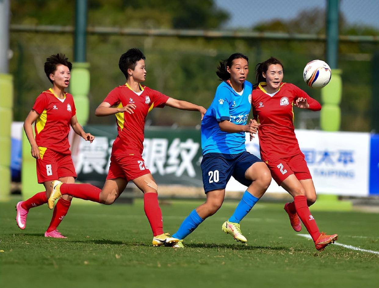 体育赛事:女足选手们达成优异表现,掌声雷动 体育赛事:女足选手们达成优异表现,掌声雷动